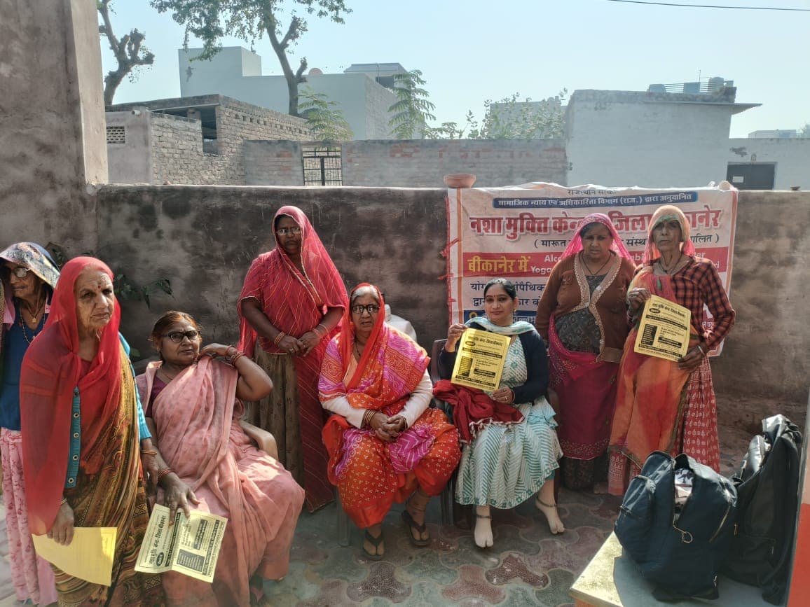 विशेषज्ञ चिकित्सक द्वारा शारीरिक स्वास्थ्य व रक्तचाप जांच