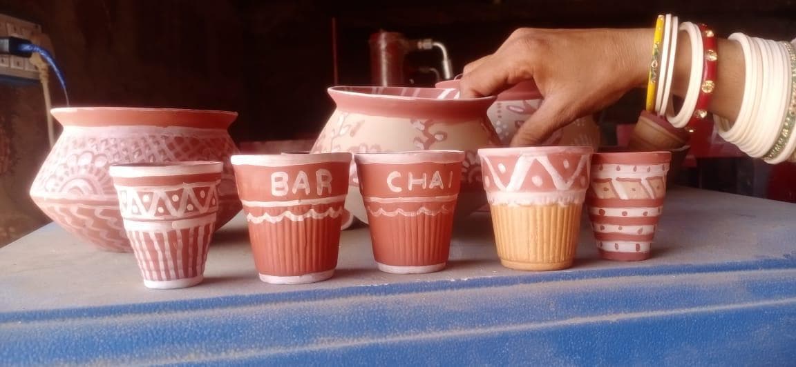 मिट्टी मिश्रण तैयारी एवं हाई-स्पीड विद्युत चाक संचालन