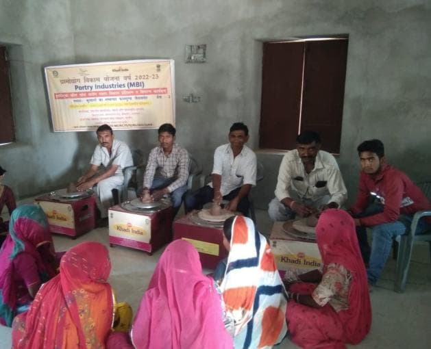 खादी एवं ग्रामोद्योग आयोग (KVIC) अधिकारियों द्वारा गुणवत्ता निरीक्षण