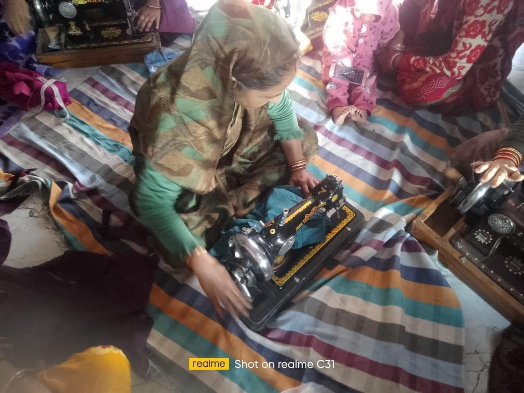 स्वरोजगार ब्यूटी पार्लर, ब्राइडल मेकअप एवं हर्बल वेलनेस प्रशिक्षण
